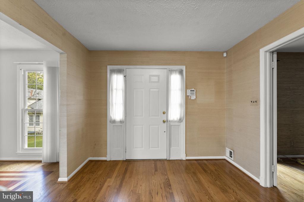 2206 TOUCHSTONE COURT