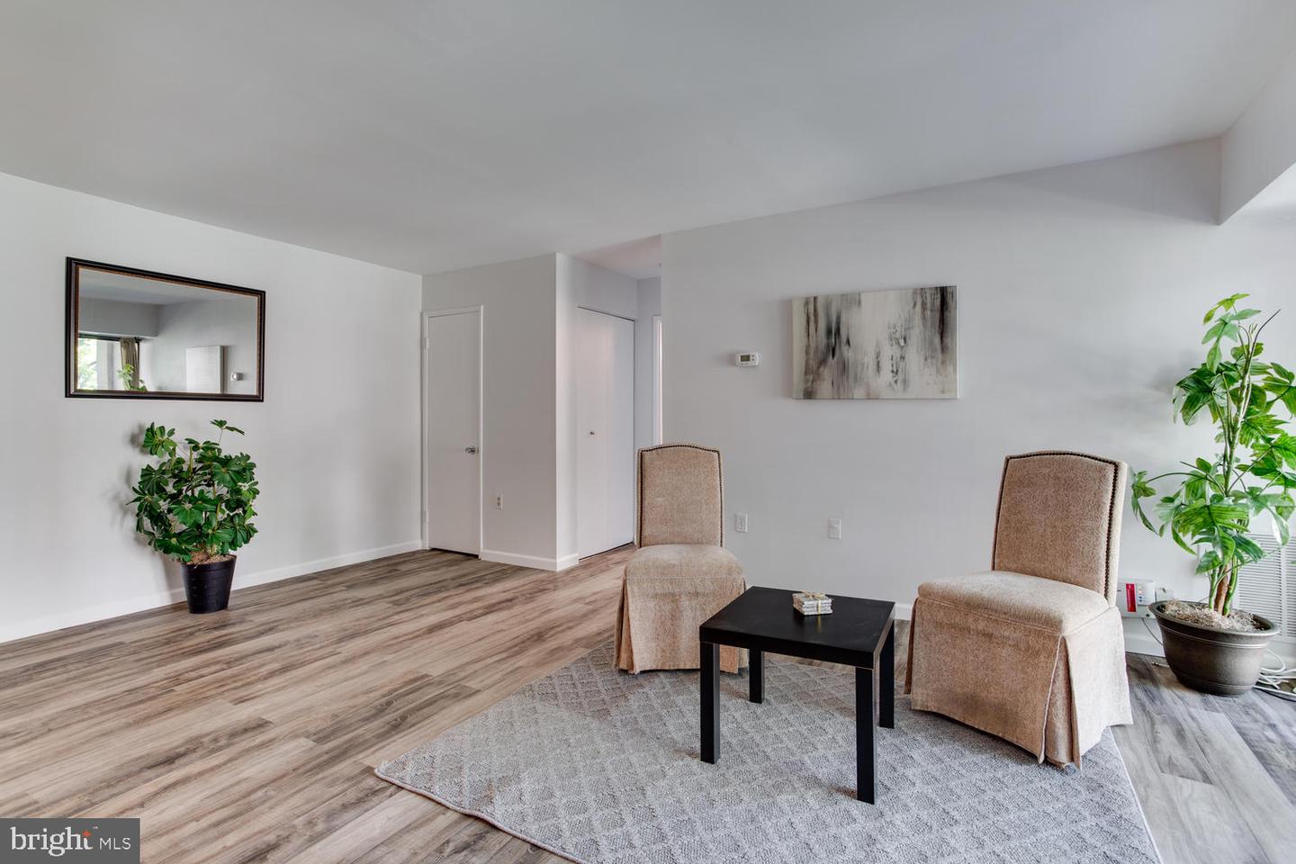 15607 Dorset Rd ##204