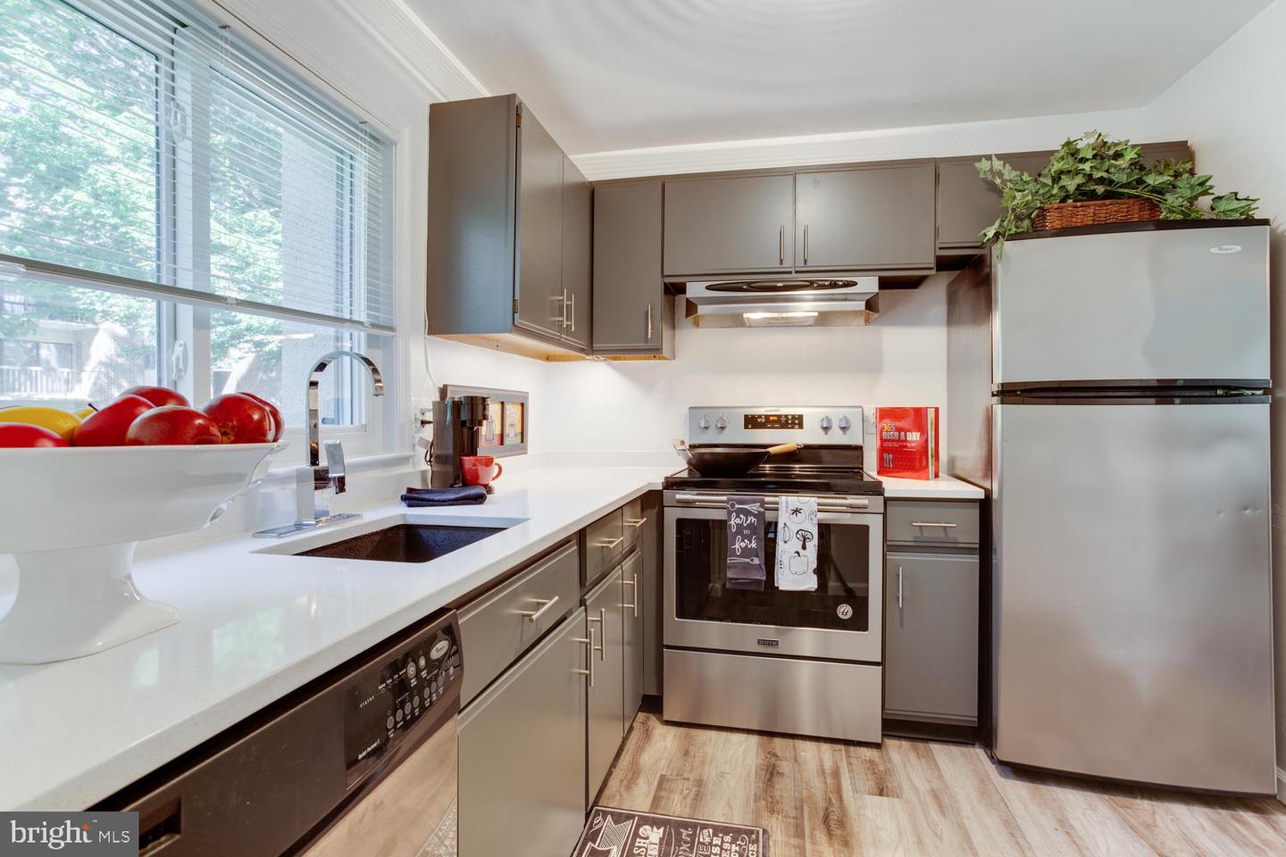 15607 Dorset Rd ##204