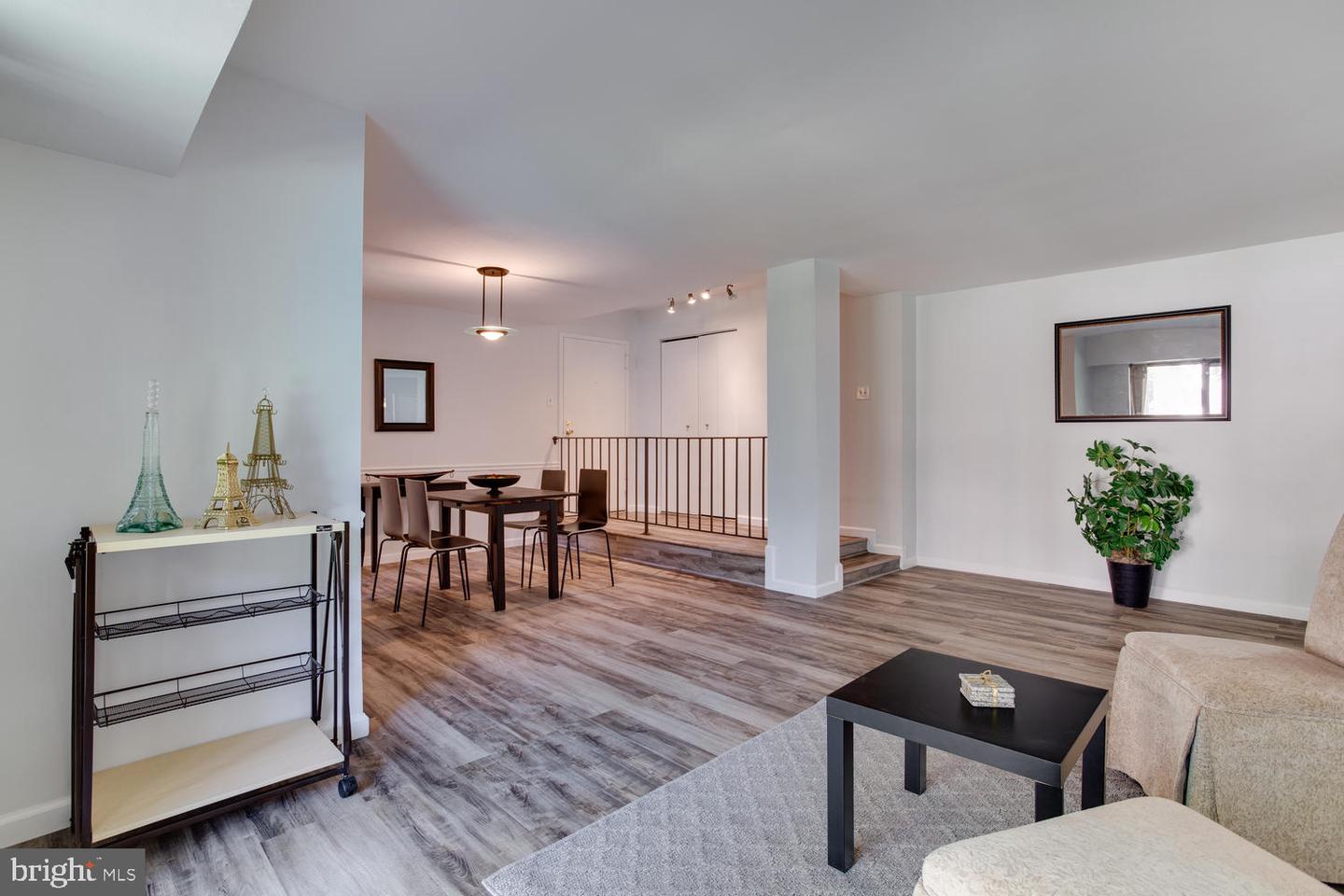 15607 Dorset Rd ##204