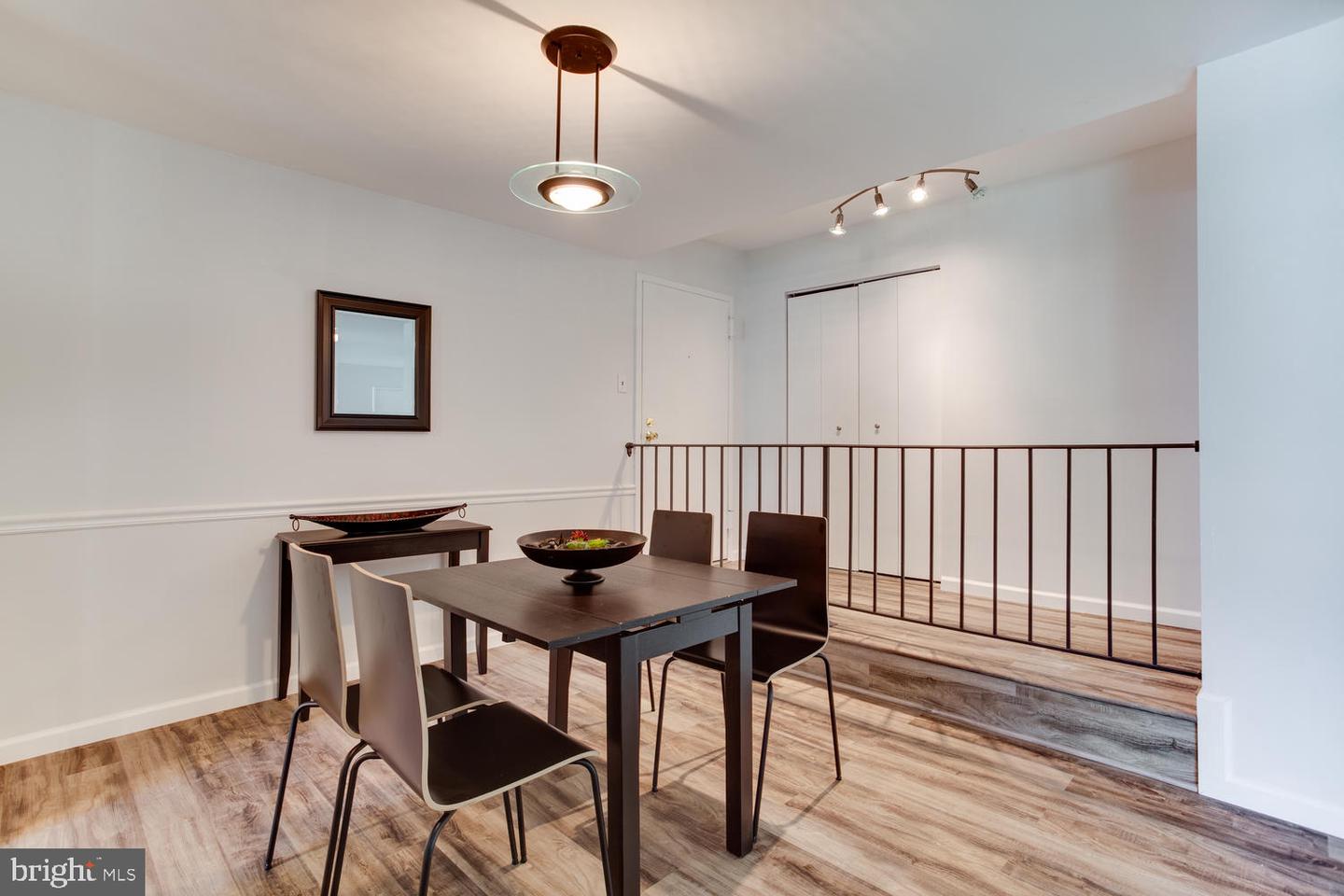 15607 Dorset Rd ##204
