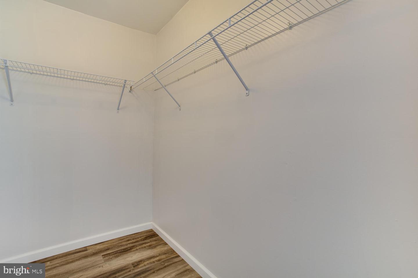 15607 Dorset Rd ##204