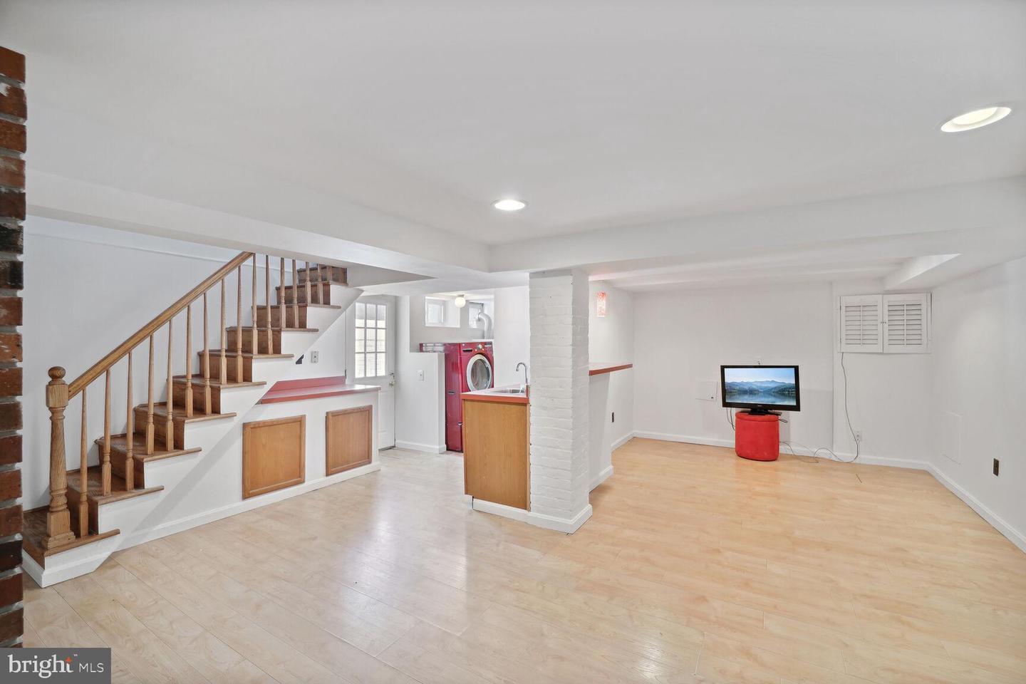 2104 Queens Chapel Rd