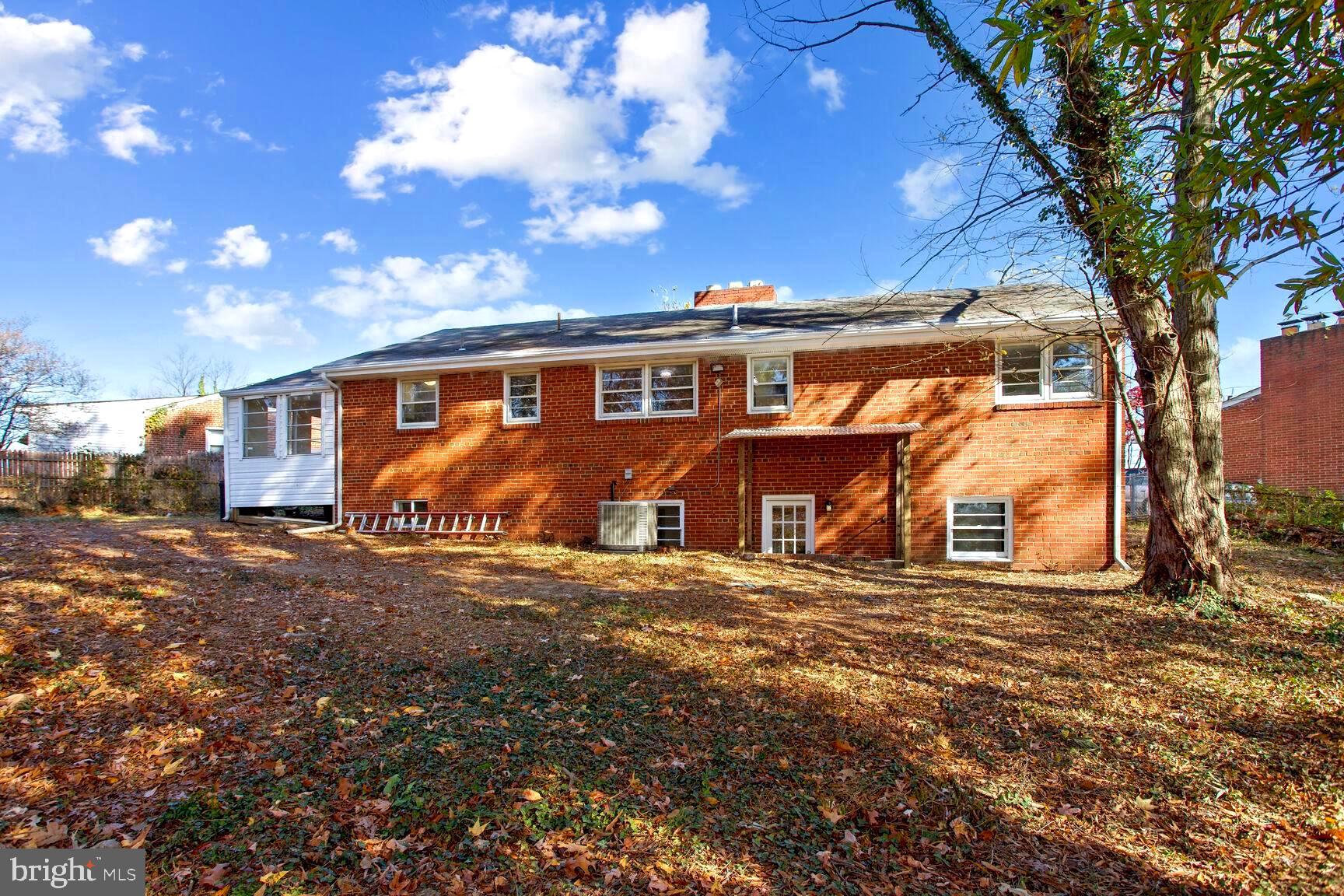 2613 Brooks Dr