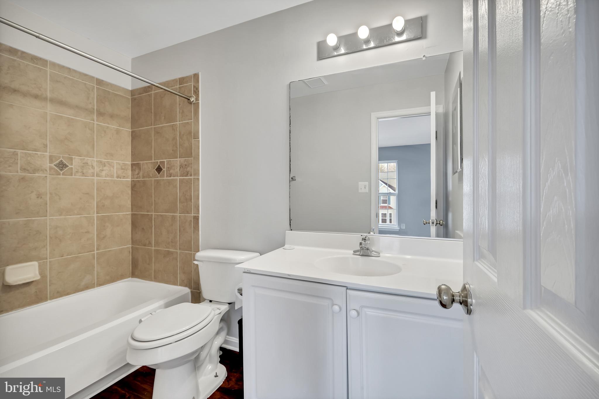 6121 Rose Bay Dr