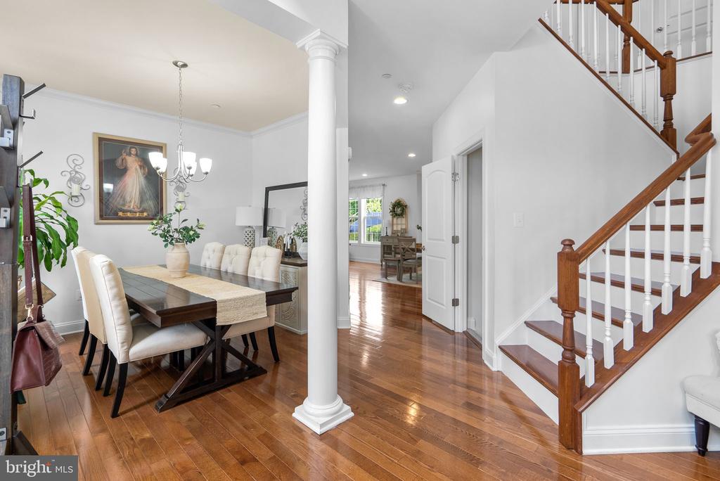 902 MANOR HOUSE DRIVE