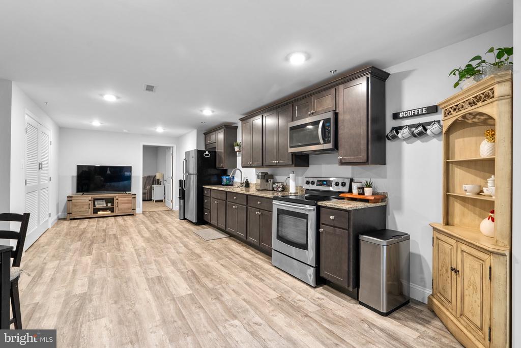 902 MANOR HOUSE DRIVE