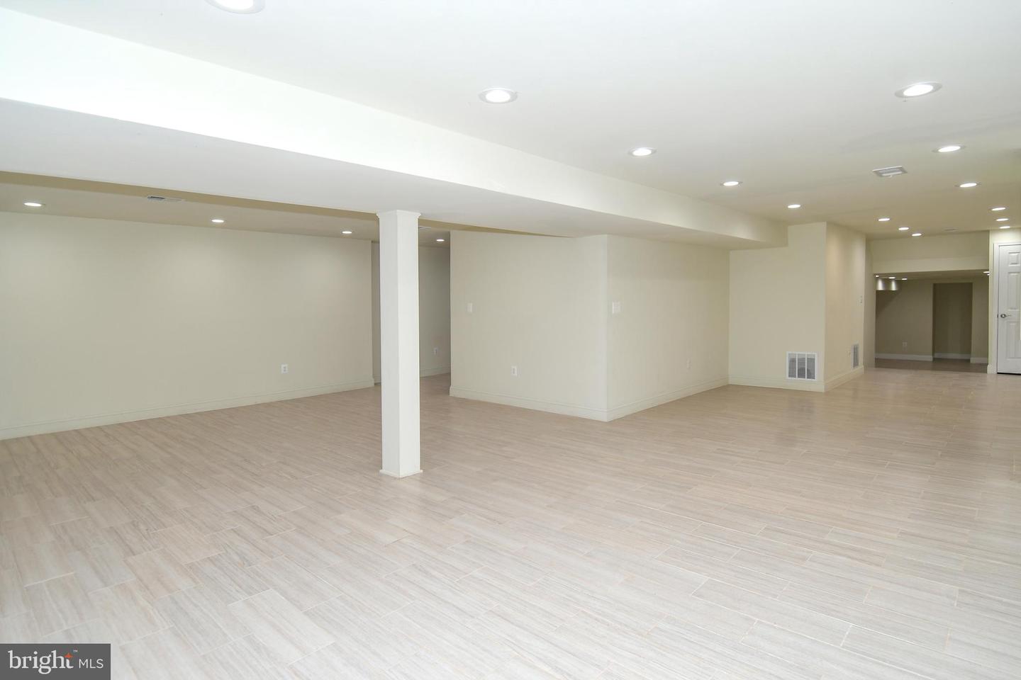 8012 WINGATE DR