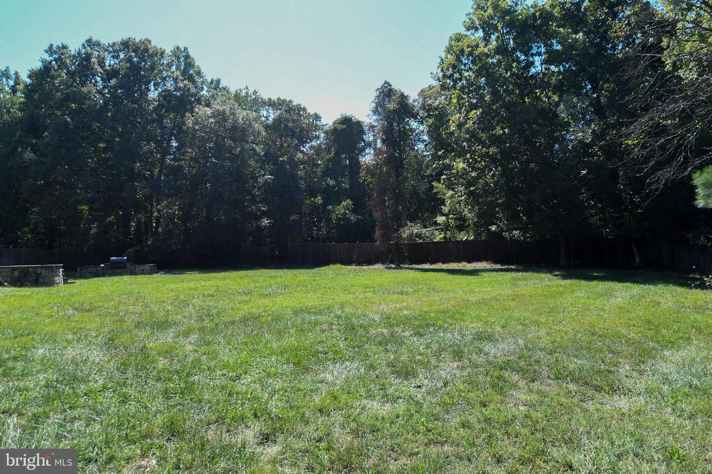 8012 WINGATE DR