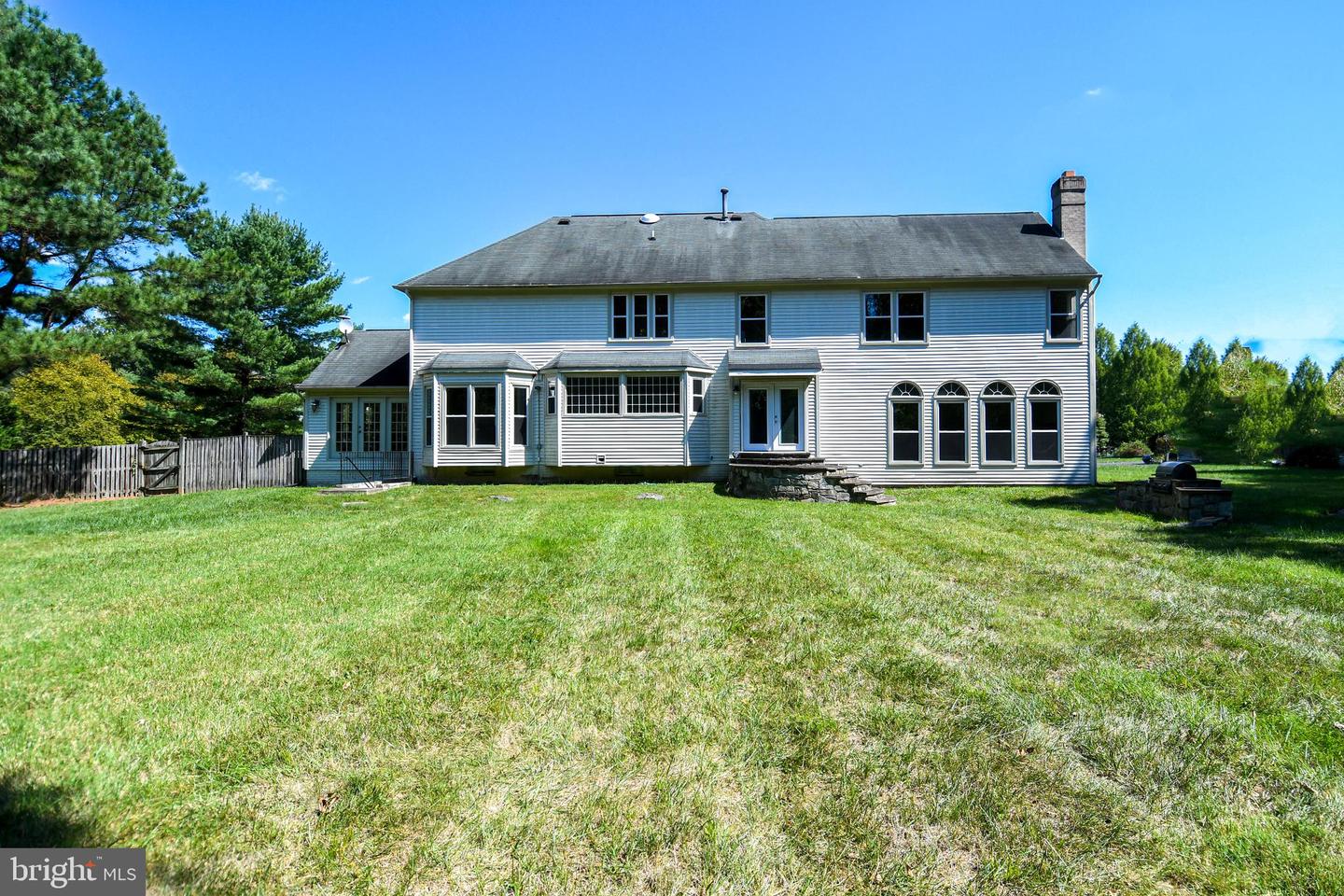8012 WINGATE DR