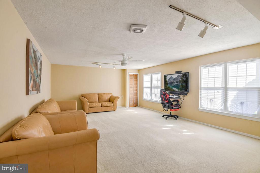 12214 KINGSFORD COURT