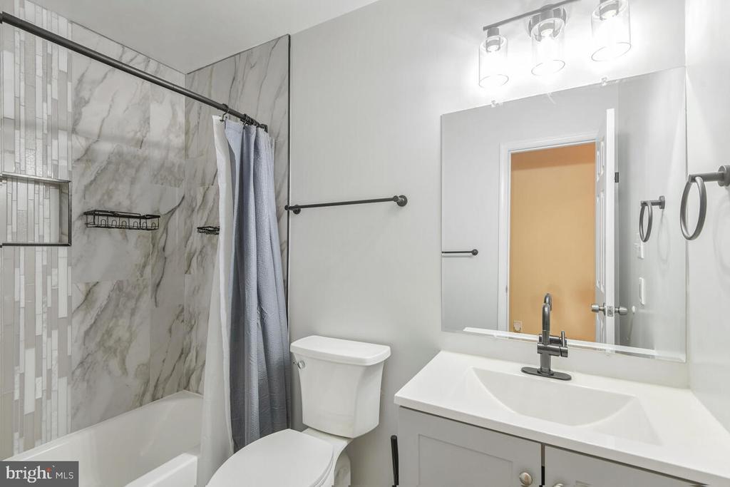 12214 KINGSFORD COURT