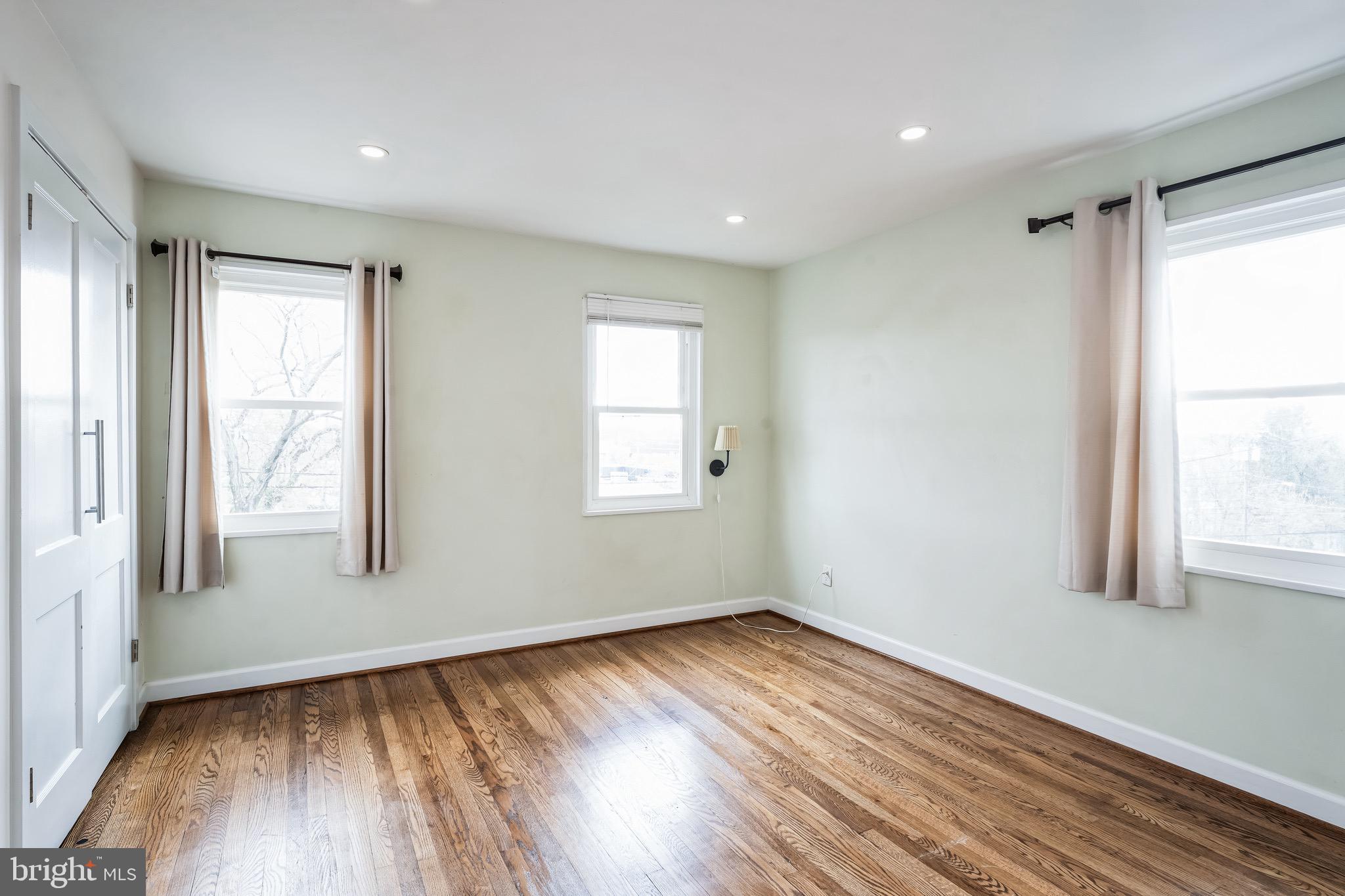 7250 GLENRIDGE DRIVE