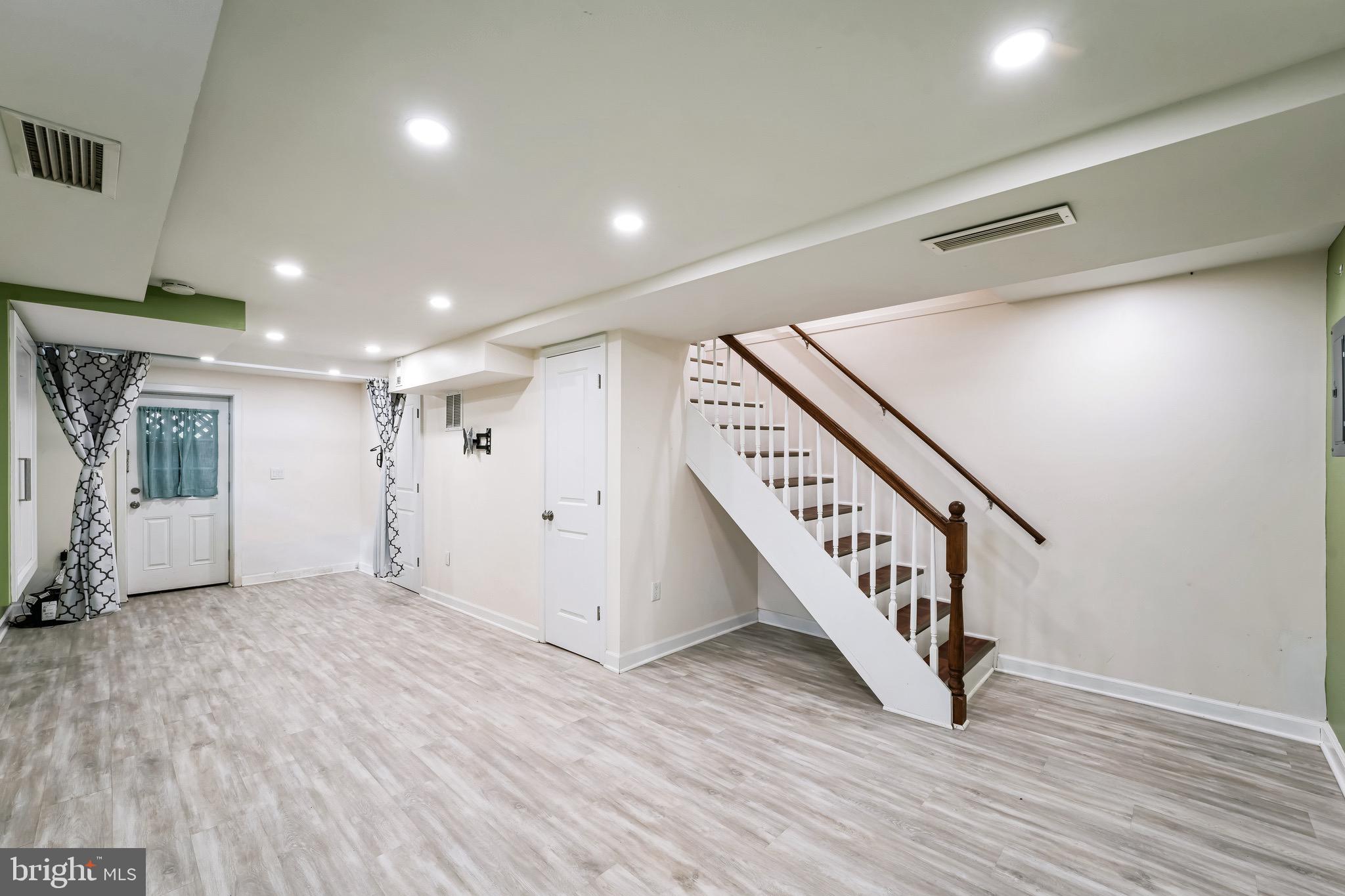 7250 GLENRIDGE DRIVE