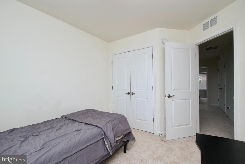 2900 PINEBROOK ROAD