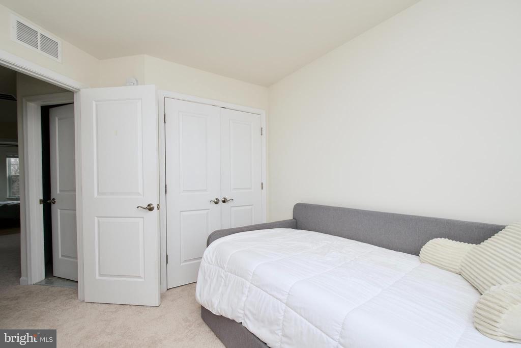 2900 PINEBROOK ROAD