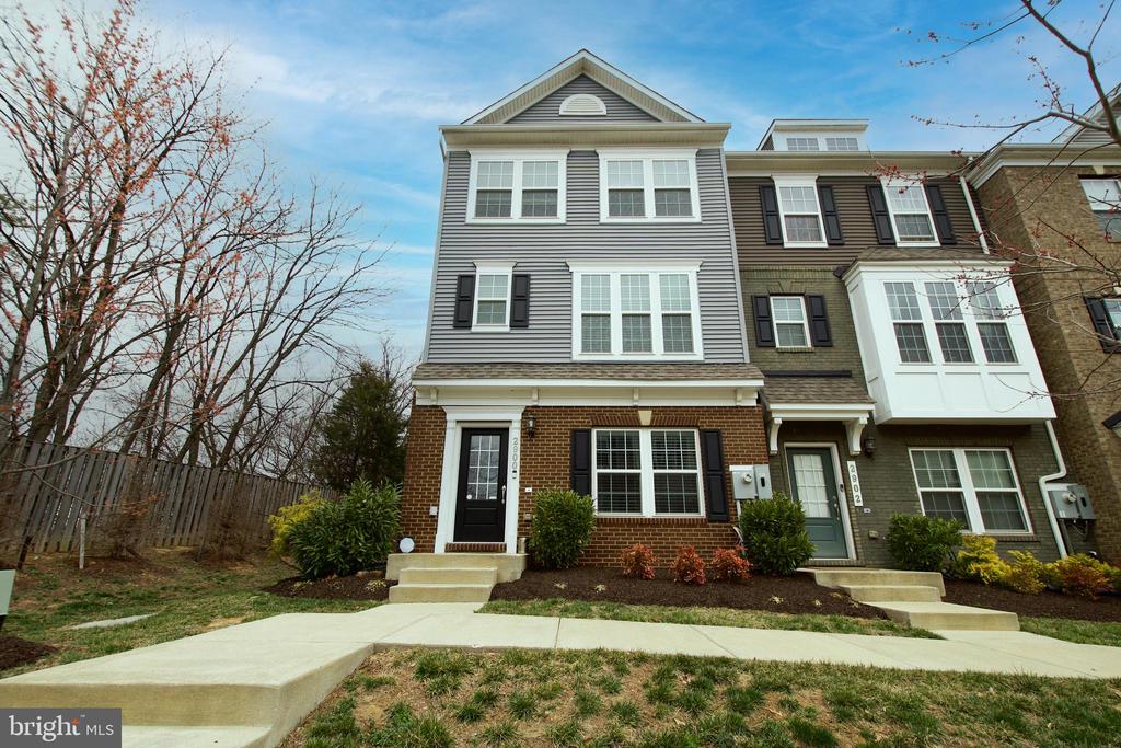 2900 PINEBROOK ROAD