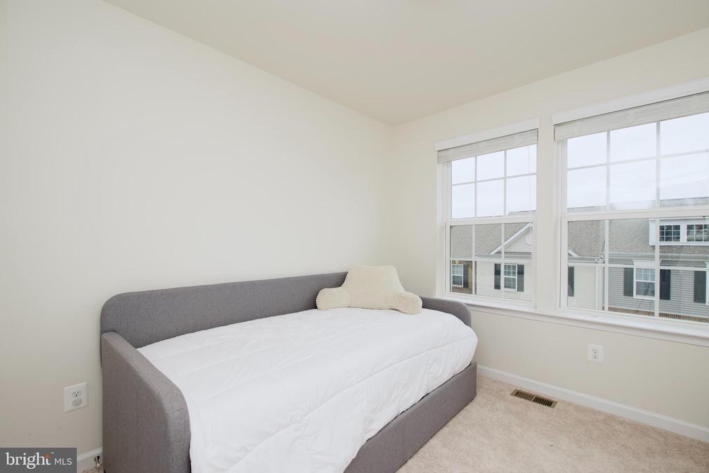 2900 PINEBROOK ROAD