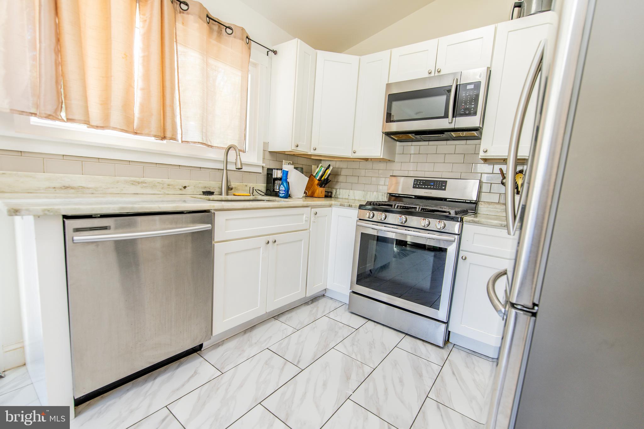 15808 PERKINS LANE