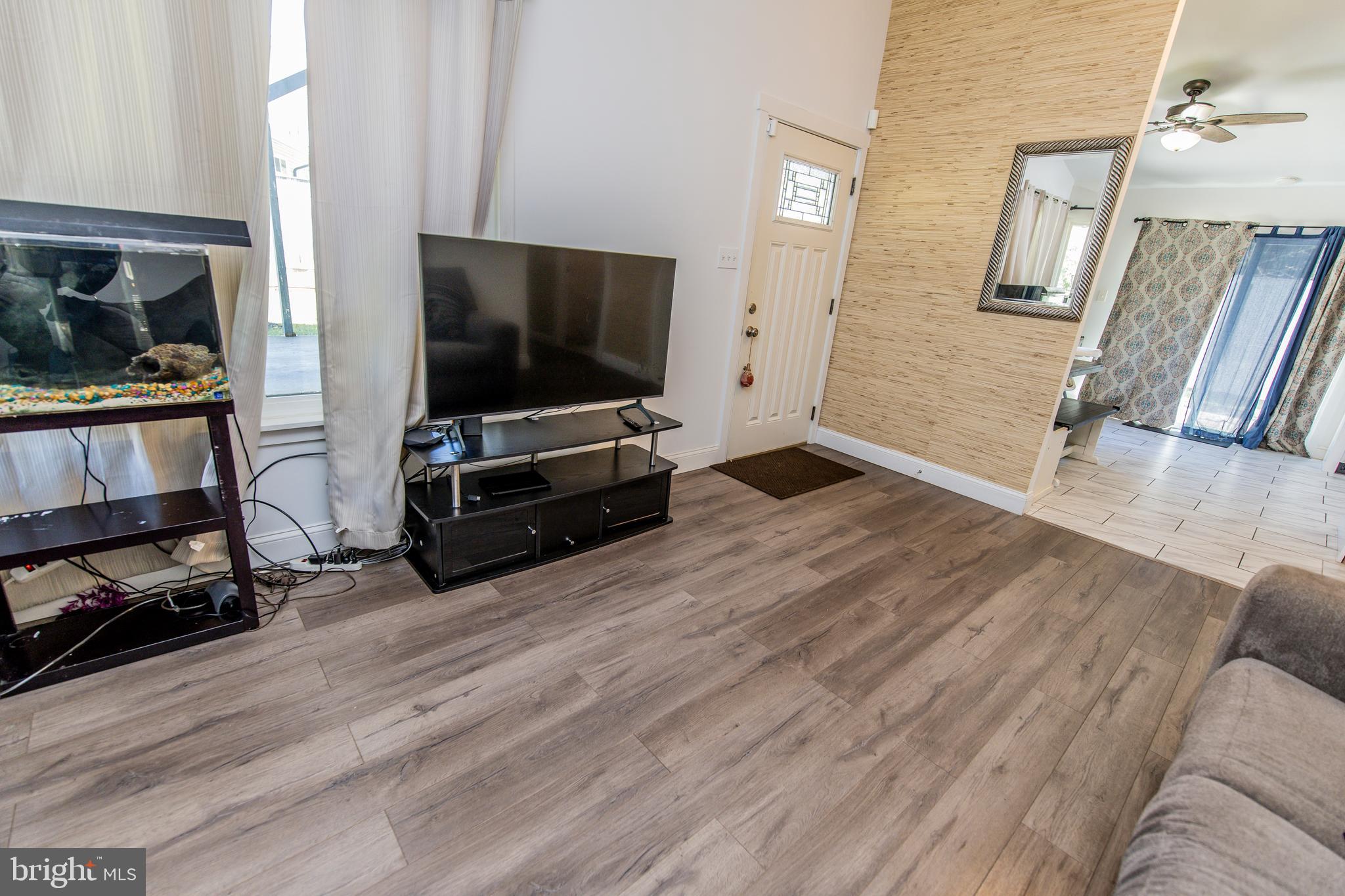 15808 PERKINS LANE