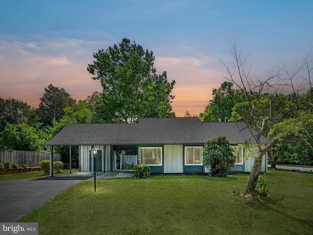 15808 PERKINS LANE