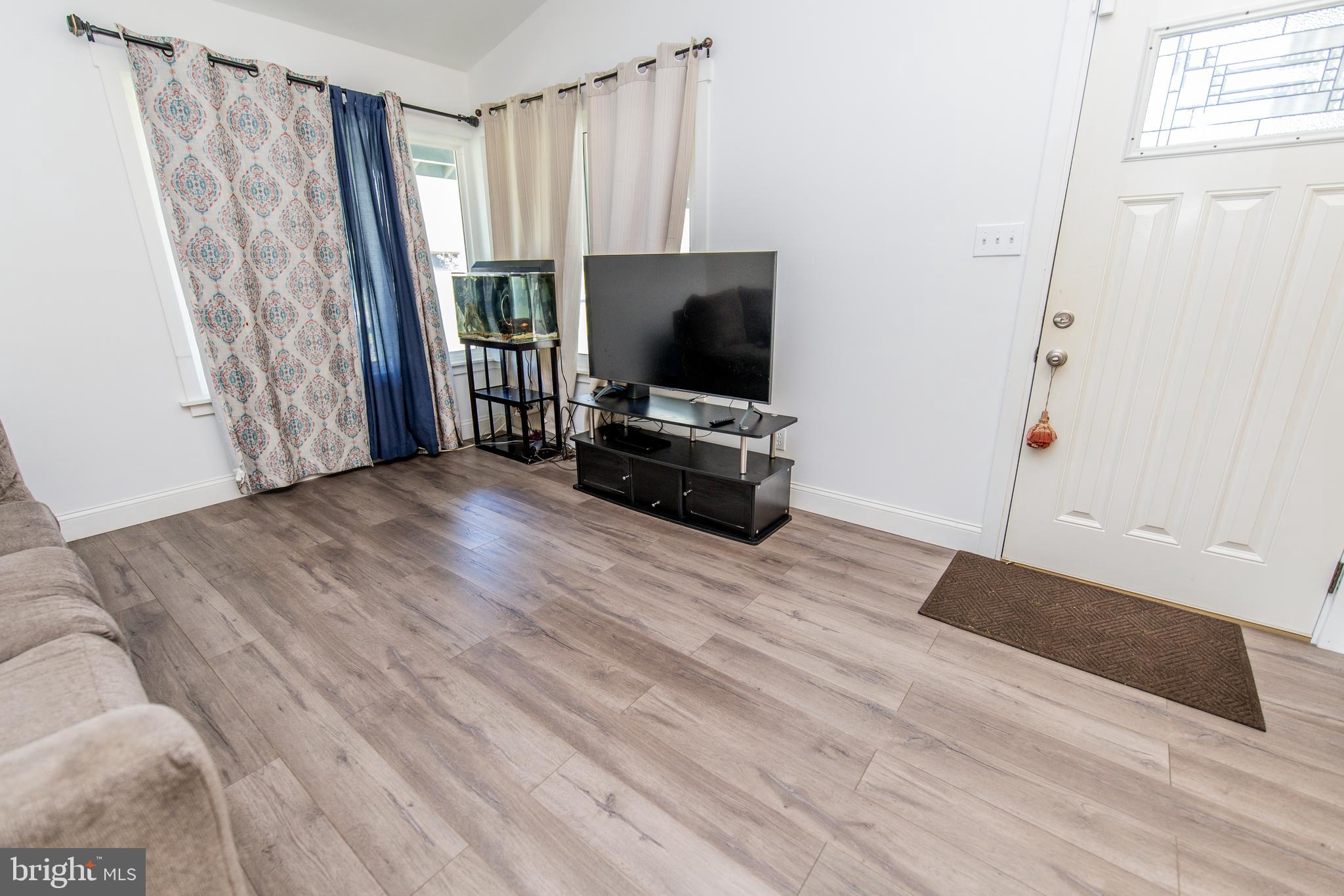 15808 PERKINS LANE