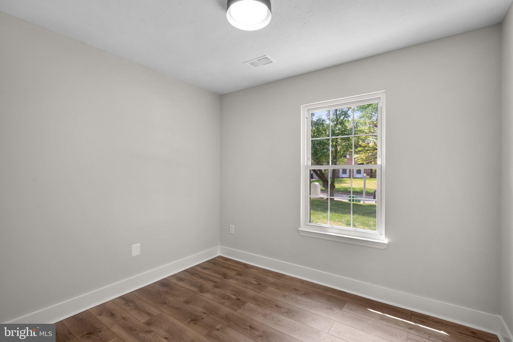 804 CARRIAGE HOUSE LANE