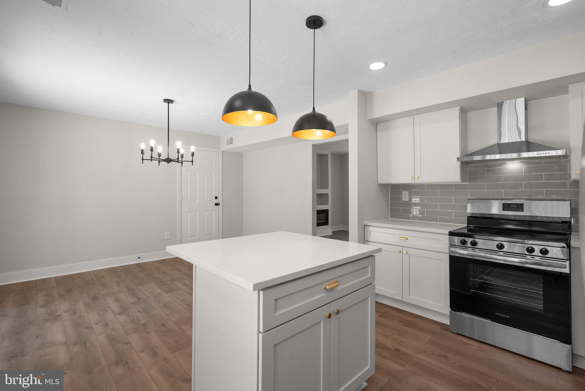 804 CARRIAGE HOUSE LANE