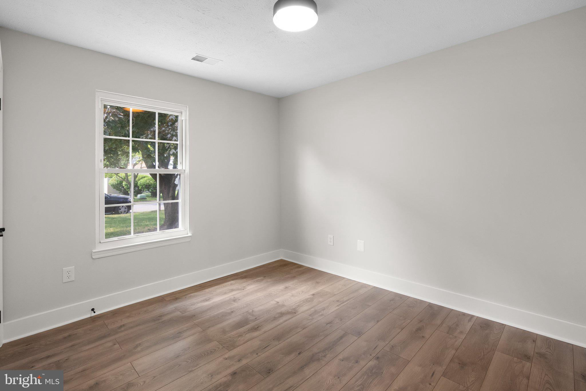 804 CARRIAGE HOUSE LANE