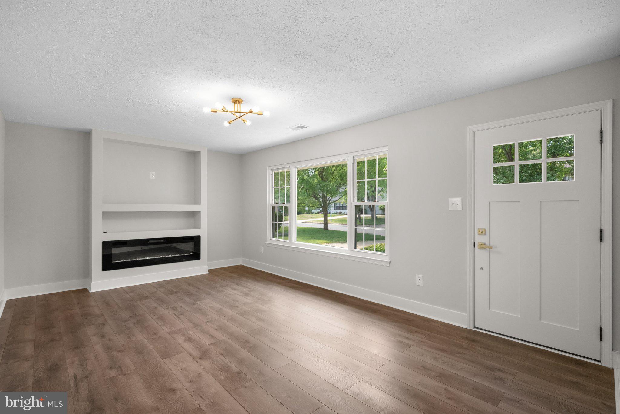 804 CARRIAGE HOUSE LANE