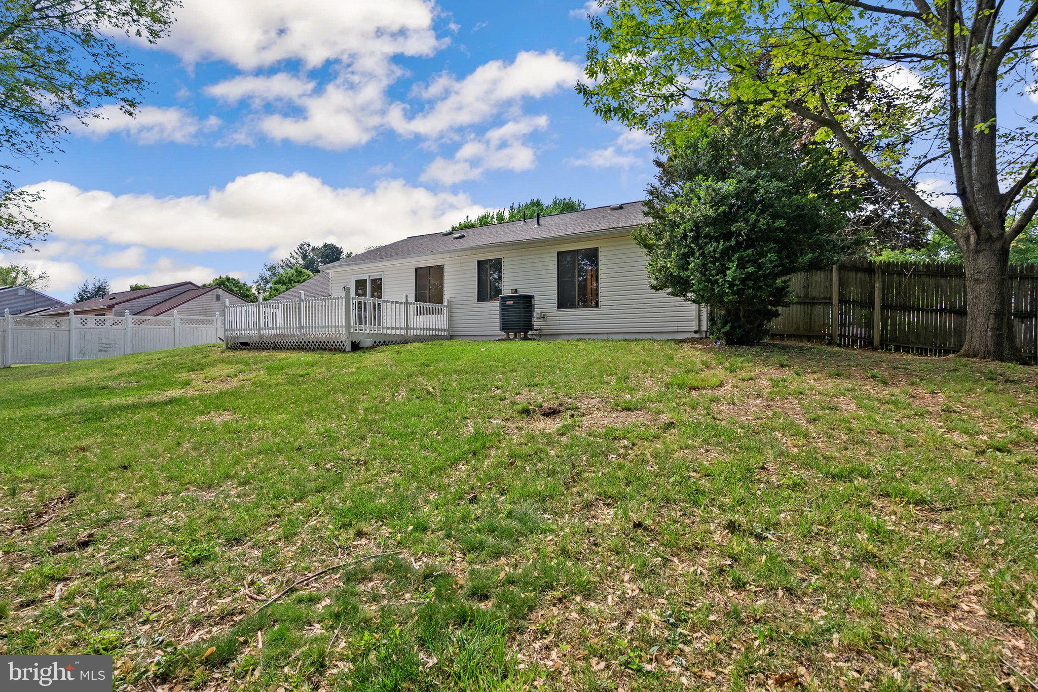 804 CARRIAGE HOUSE LANE