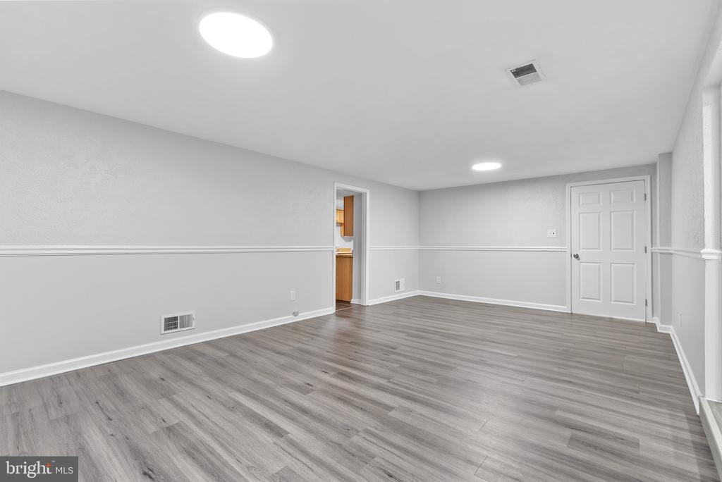 5912 ALAN DRIVE