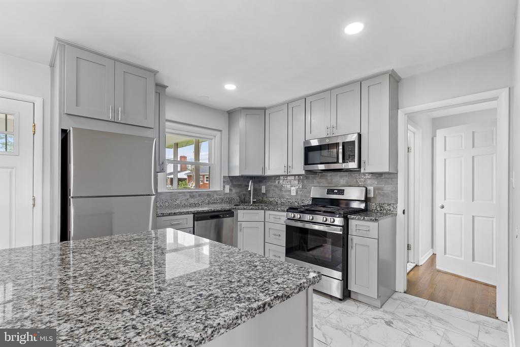 5912 ALAN DRIVE