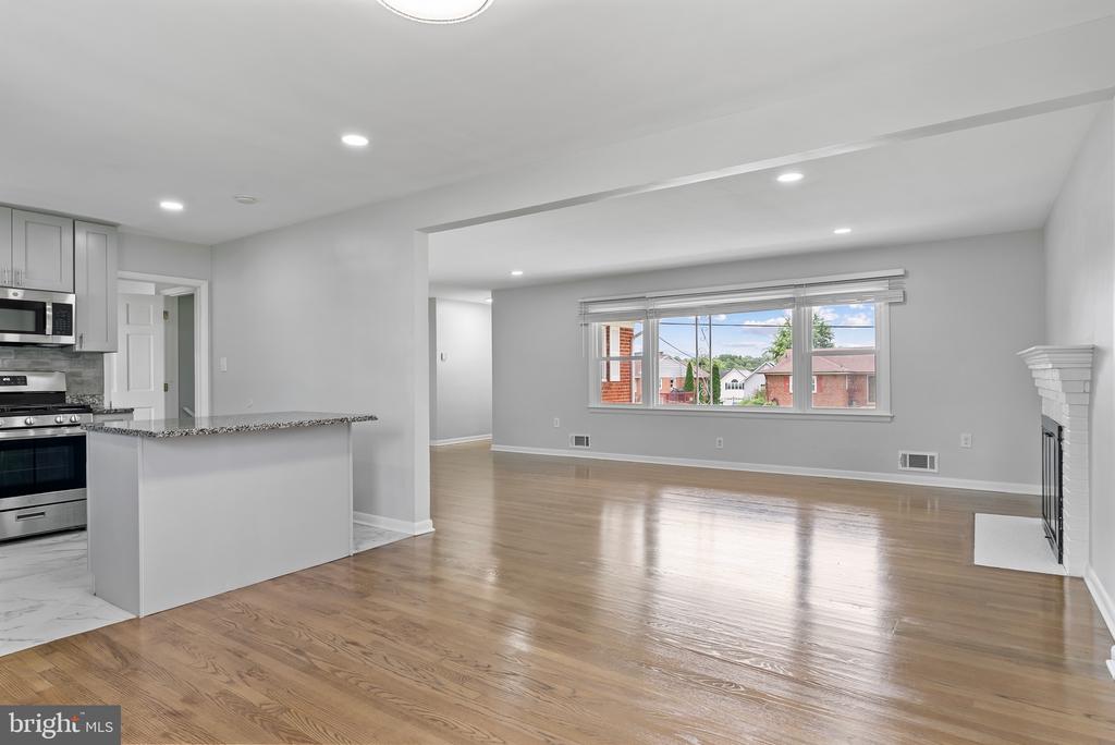 5912 ALAN DRIVE