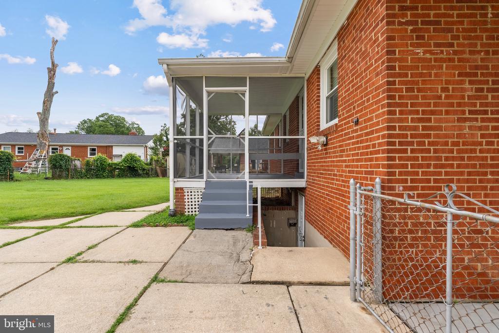 5912 ALAN DRIVE