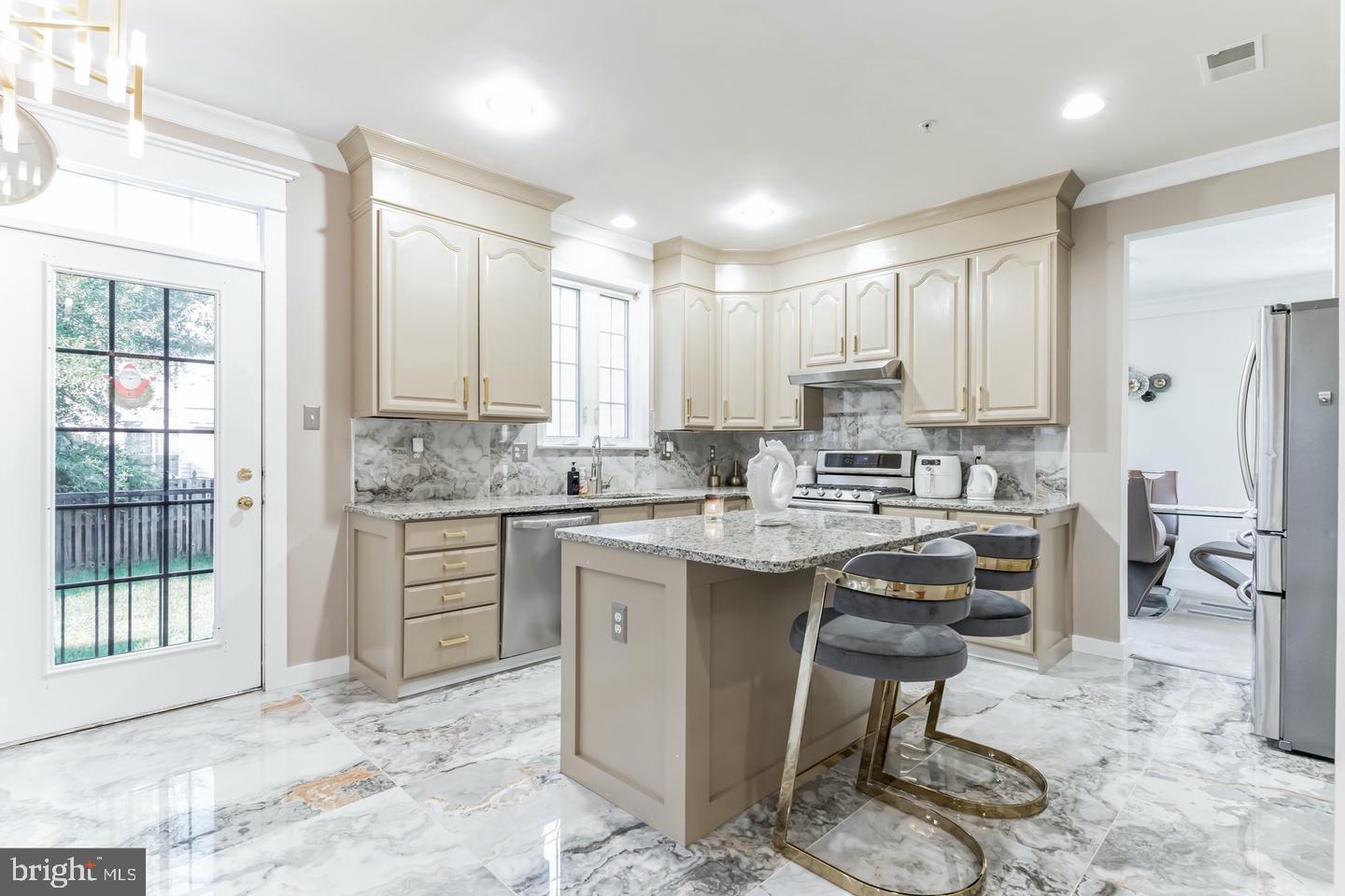 2213 HERRING CREEK DR
