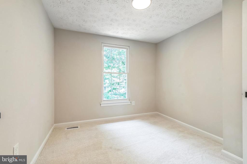 442 SHADY GLEN ROAD