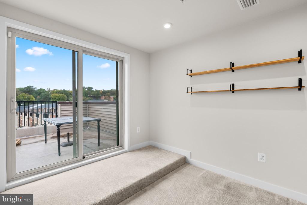 2815 BATTERSEA LAKE LOOP