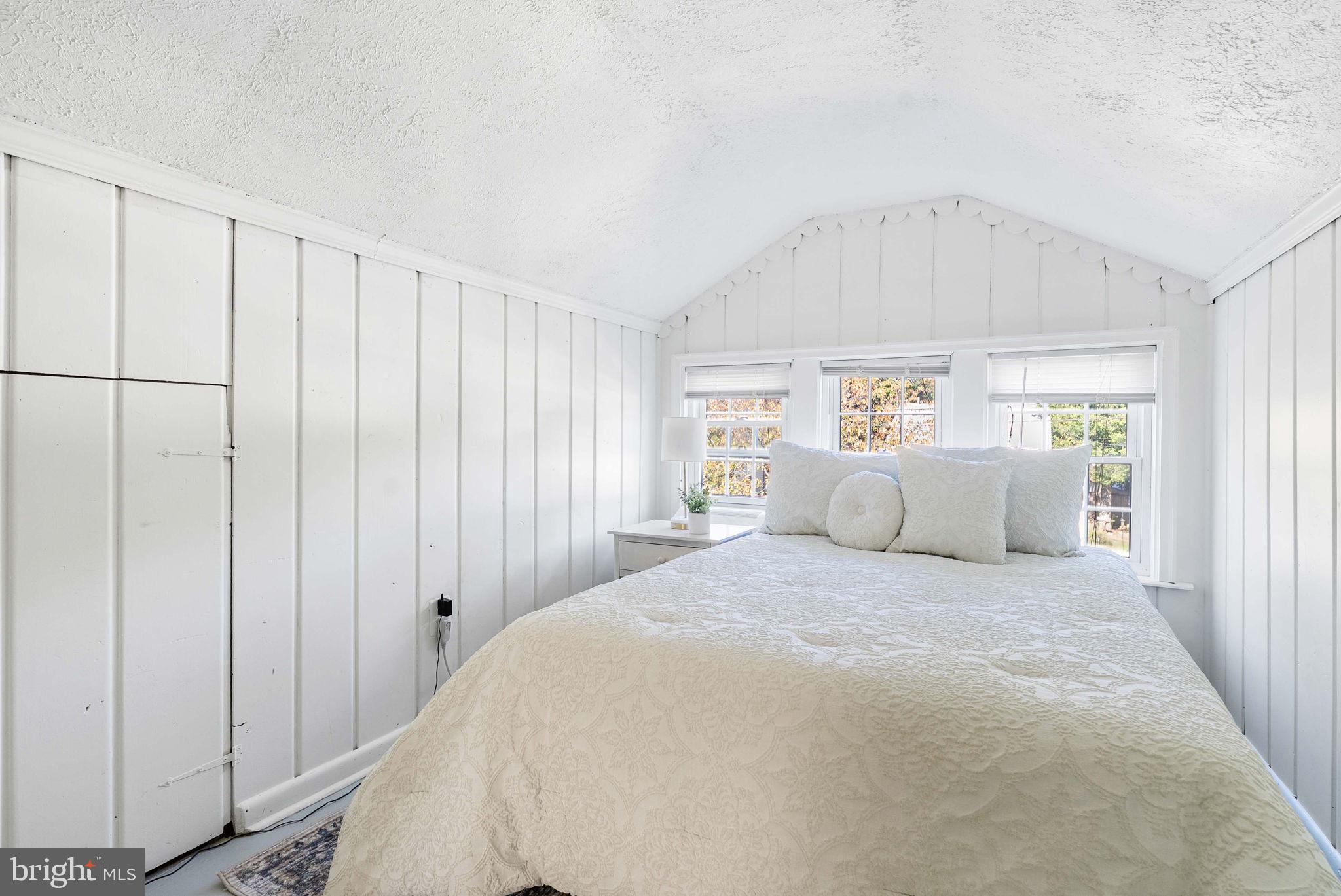 4905 SHERIDAN STREET