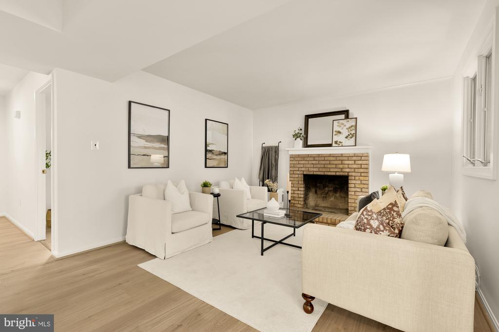 118 WHITE BIRCH COURT