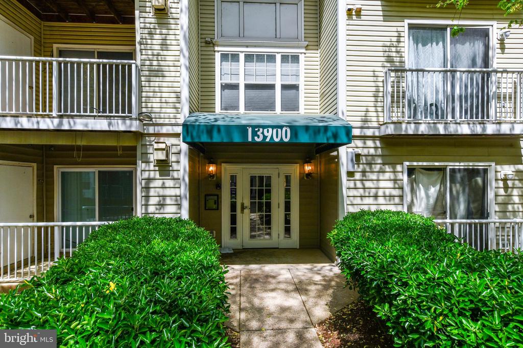 13900 FARNSWORTH LANE 4303