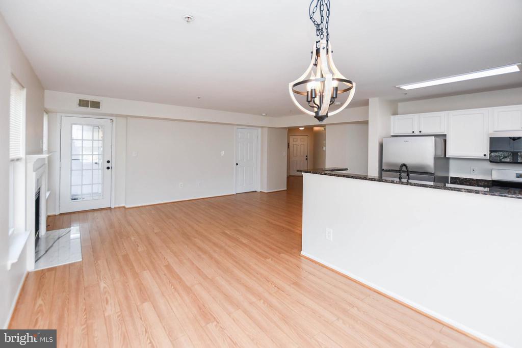 13900 FARNSWORTH LANE 4303