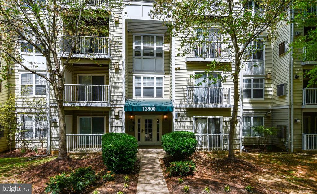 13900 FARNSWORTH LANE 4303