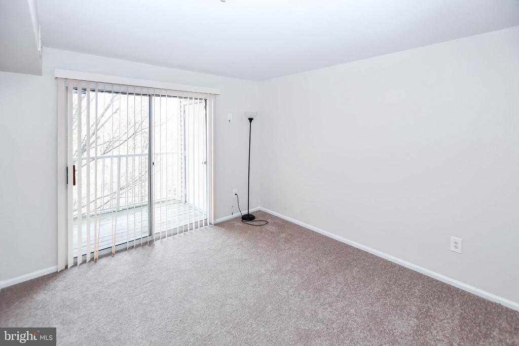 13900 FARNSWORTH LANE 4303
