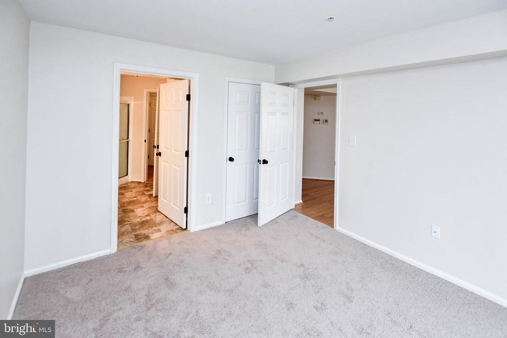 13900 FARNSWORTH LANE 4303