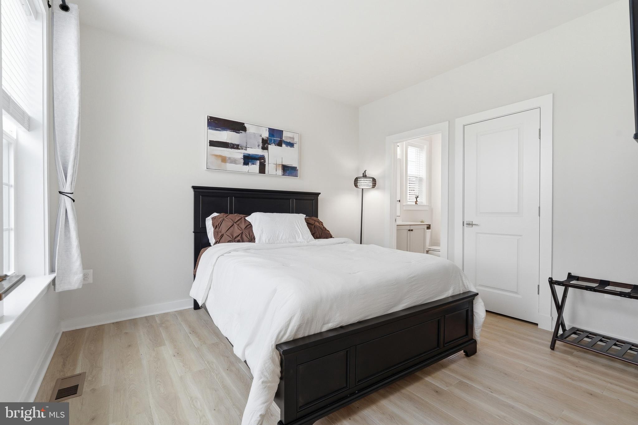 6829 FOUNTAIN PARK DRIVE