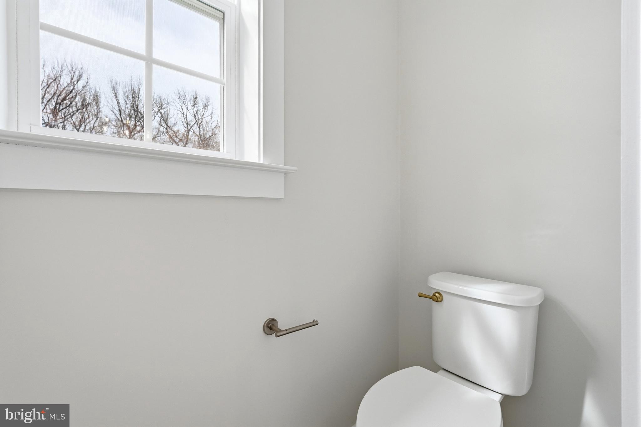 6829 FOUNTAIN PARK DRIVE