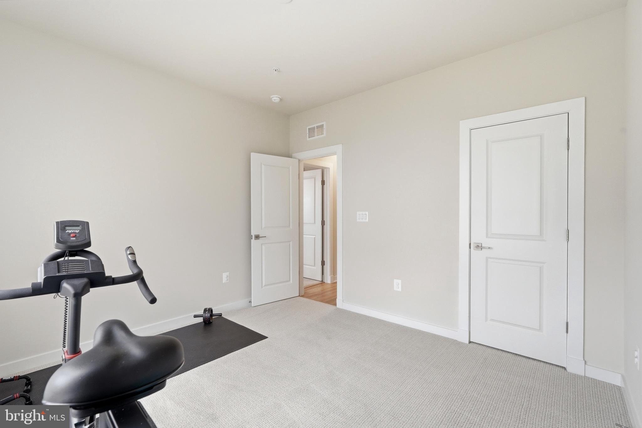 6829 FOUNTAIN PARK DRIVE