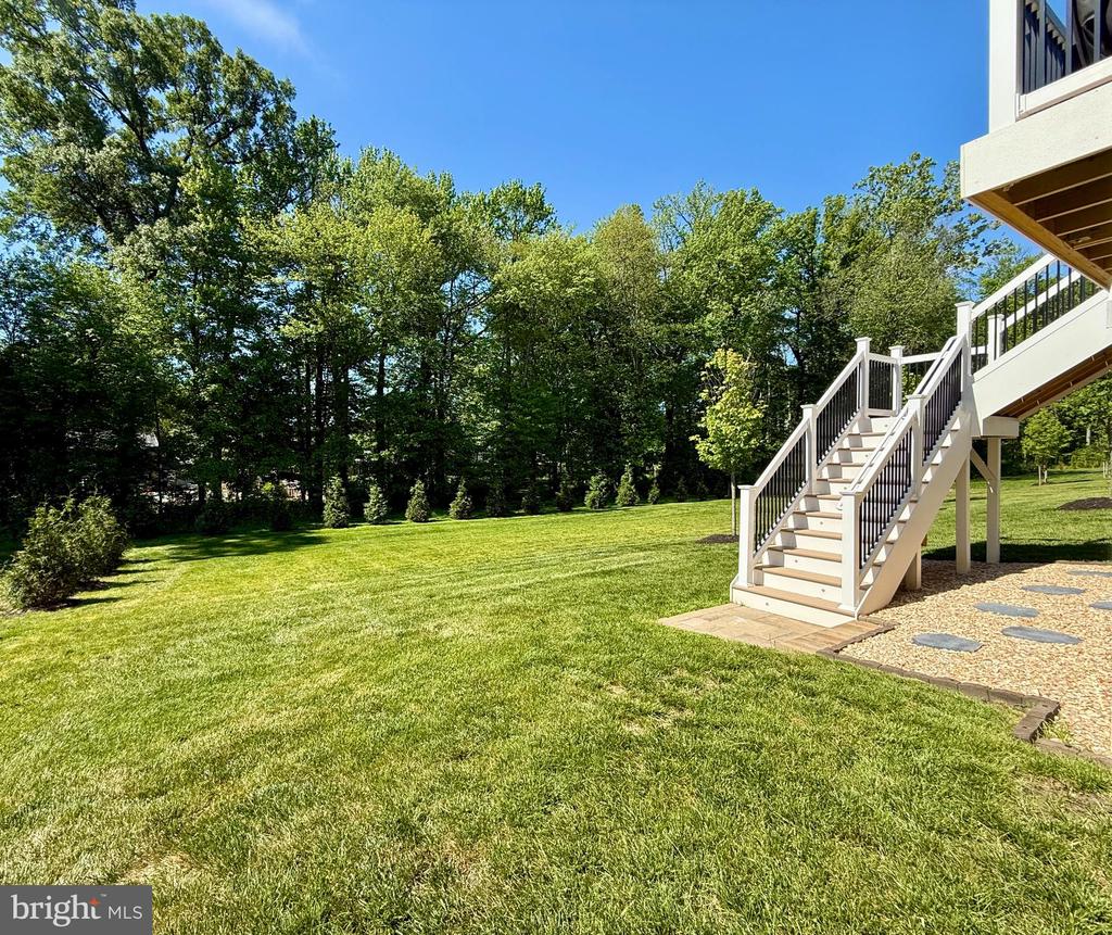 6829 FOUNTAIN PARK DRIVE
