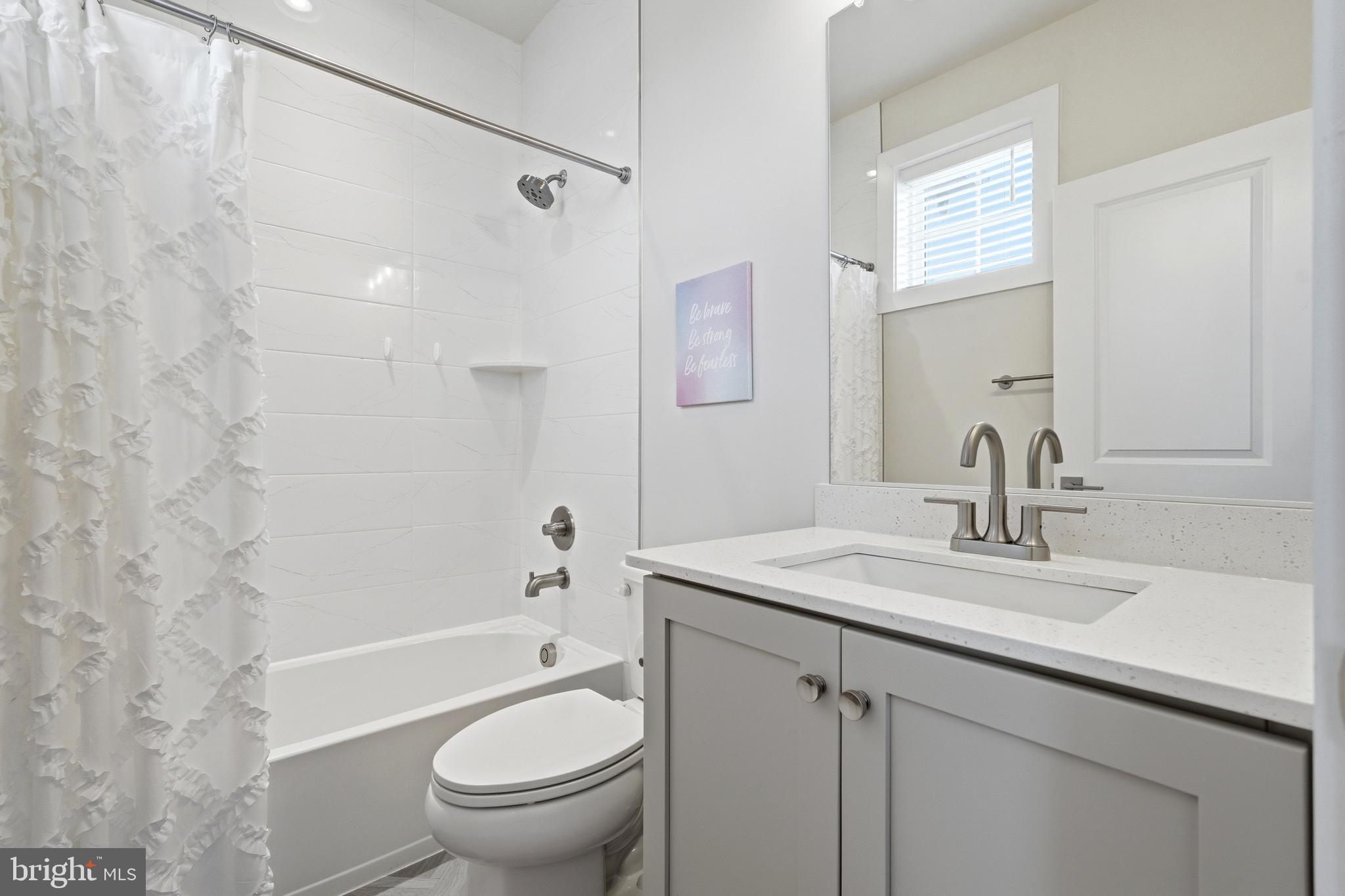 6829 FOUNTAIN PARK DRIVE